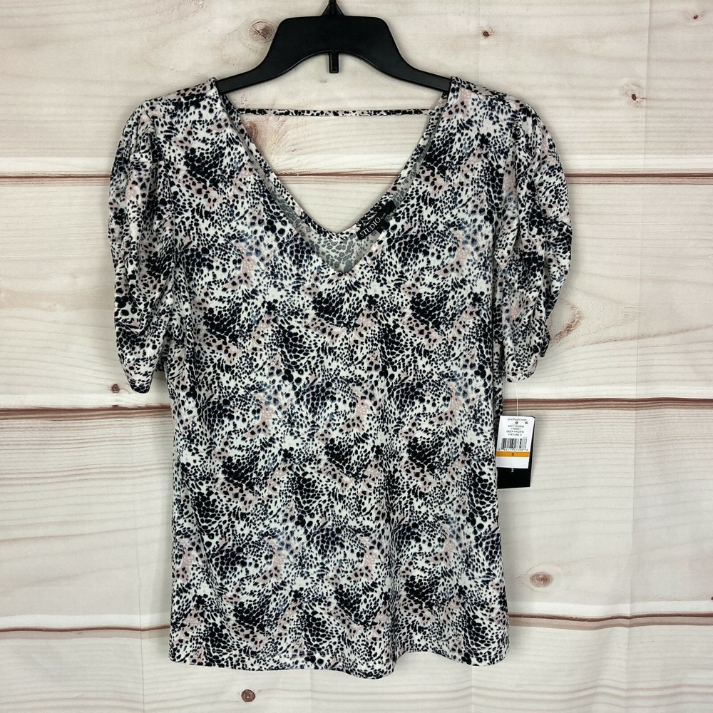 Studio By JPR Top Women Small Animal Print‎ Ruched Short Sleeve V-Neck Pullover
